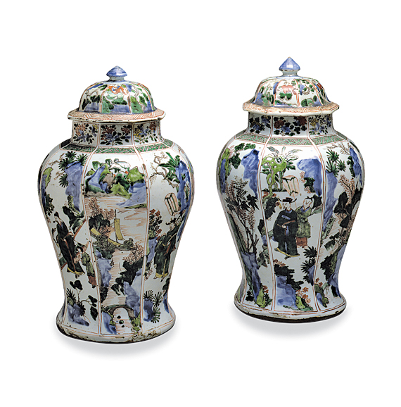 Pair of Shunzhi Jars and Covers