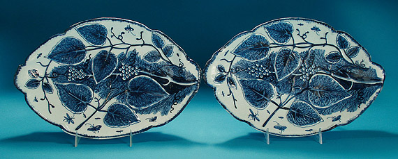 PAIR OF BOW PORCELAIN LEAF-MOLDED BLUE & WHITE DESSERT DISHES  England, c1765