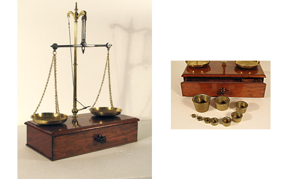 Large 19th Century English boxed scale with the original set of weights