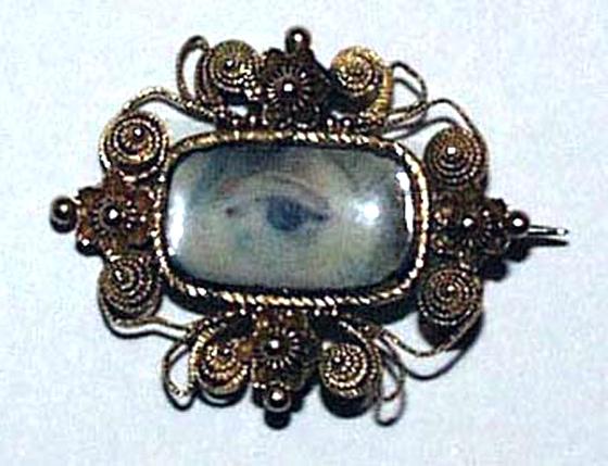 Eye Miniature in a Cannatille Setting