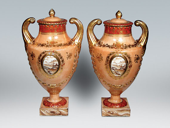 Chinese Export Porcelain Covered Urns