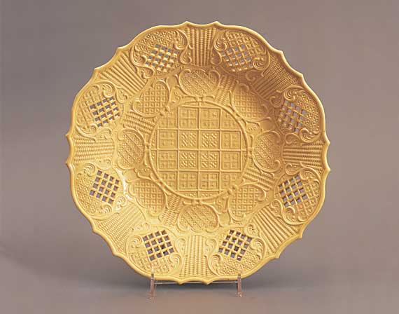 18th Century English Creamware Charger