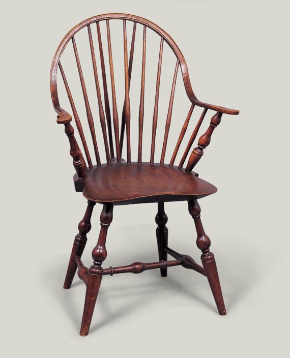 Continuous Arm Brace Back Windsor Chair