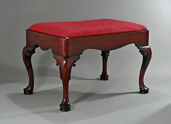 GEORGE II CARVED MAHOGANY STOOL England, c1745