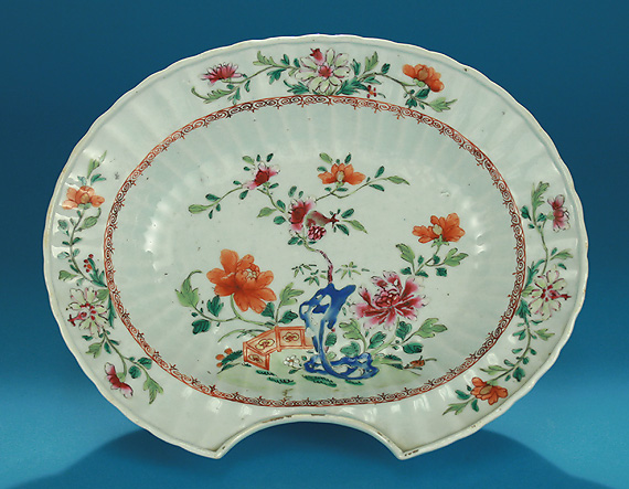 CHINESE EXPORT FAMILLE ROSE BARBER’S BOWL  Qianlong, c1765
