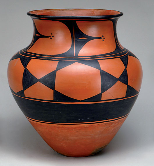 Santo Domingo Jar Attributed to Felipita Garcia